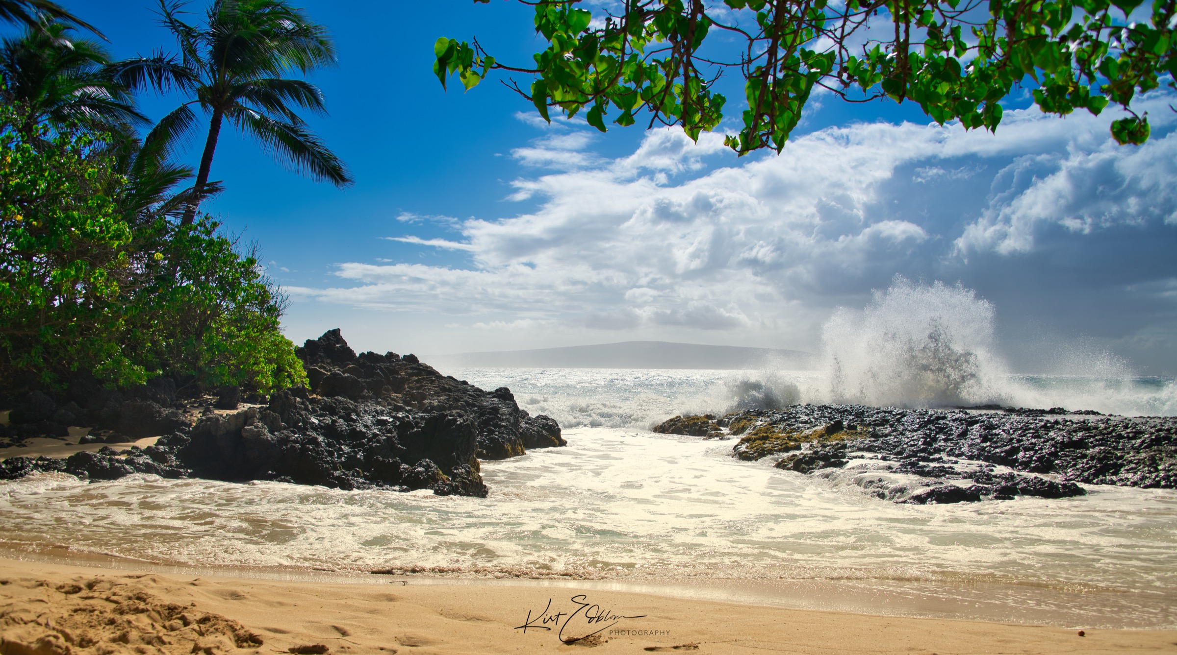Rock-framed shoreline at Paʻako Beach, also called Mākena Cove